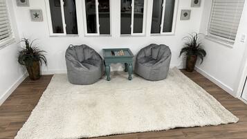 Family Cabin | Living area