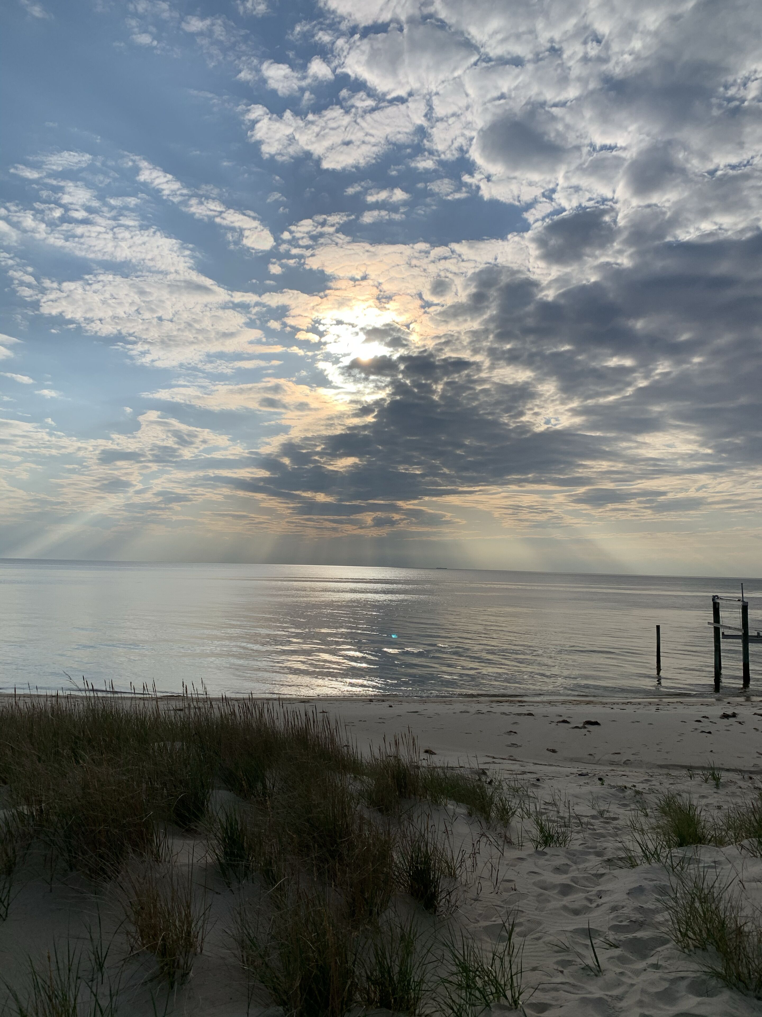 Chesapeake Bay Beach Cottage 2024 upgrades kitchen, flooring,interior and more!