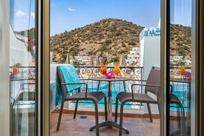 Outdoor dining - Glaros Hotel (Agios Vasileios)