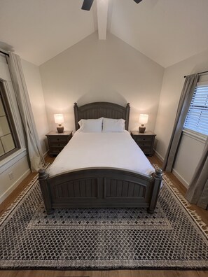 2 Schlafzimmer, Verdunkelungsvorhänge, Bügeleisen/Bügelbrett