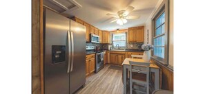 Refrigerador, microondas, horno y parrilla de estufa 