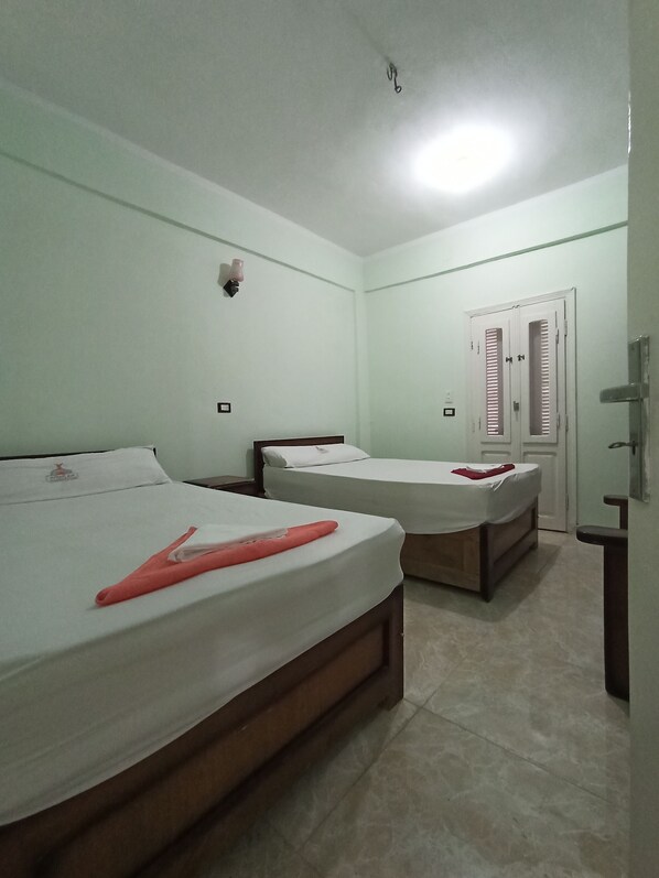 Basic Shared Dormitory | Iron/ironing board, free WiFi, bed sheets