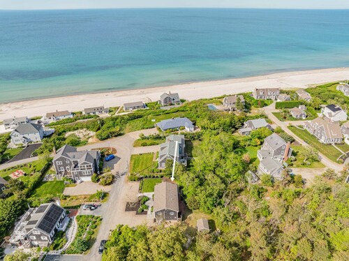 Beach Dreams: Ocean Views & Room for All