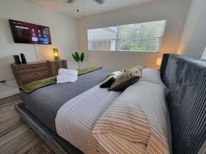 4 bedrooms, desk, iron/ironing board, travel cot