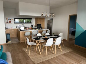 Dining - Modern single-storey house with exceptional views! (Saint-Ambroix)