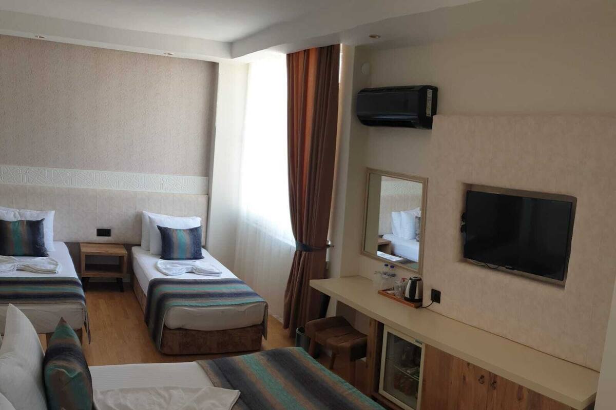 Escrivaninha, Wi-Fi de cortesia, roupa de cama