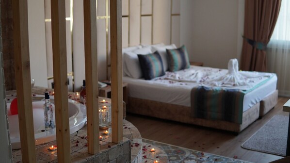 Escritorio, wifi gratis y ropa de cama