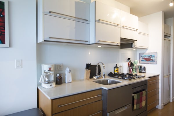 Geladeira, micro-ondas, fogão, cooktop