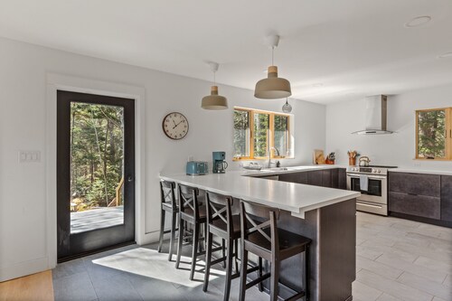 Boothbay area -- Newly renovated, near ocean, short drive to Botanical Gardens