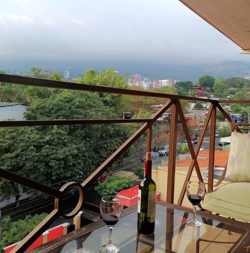 Beautiful apartment with pool and mountain view