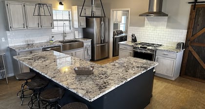 Beautiful Modern Farmhouse With Breathtaking Views!