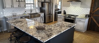 Beautiful Modern Farmhouse With Breathtaking Views!