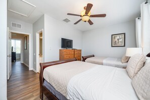 3 間睡房、熨斗/熨衫板、可攜式嬰兒床、Wi-Fi