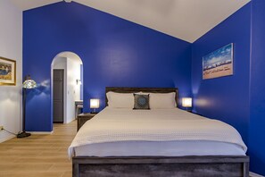 4 bedrooms, desk, iron/ironing board, travel crib - Mountain Home Pool VIEWS Garage FUN Backyard Spacious Private Close to UofA
(Tucson)
