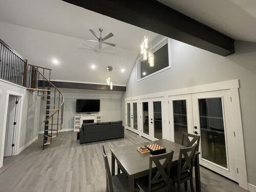 Coco Brothers’ Farmhouse