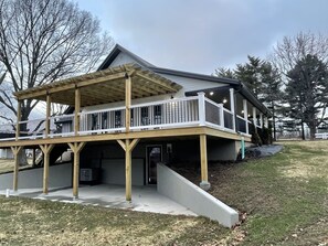 Exterior - Coco Brothers’ Farmhouse (Rolla)