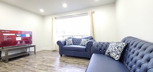 3bd house with basement in Brampton close to Hwy 410