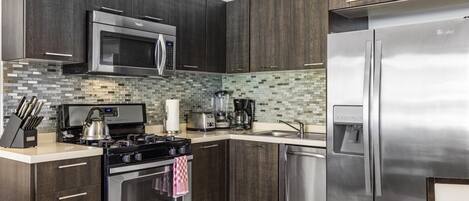 Fridge, microwave, oven, stovetop