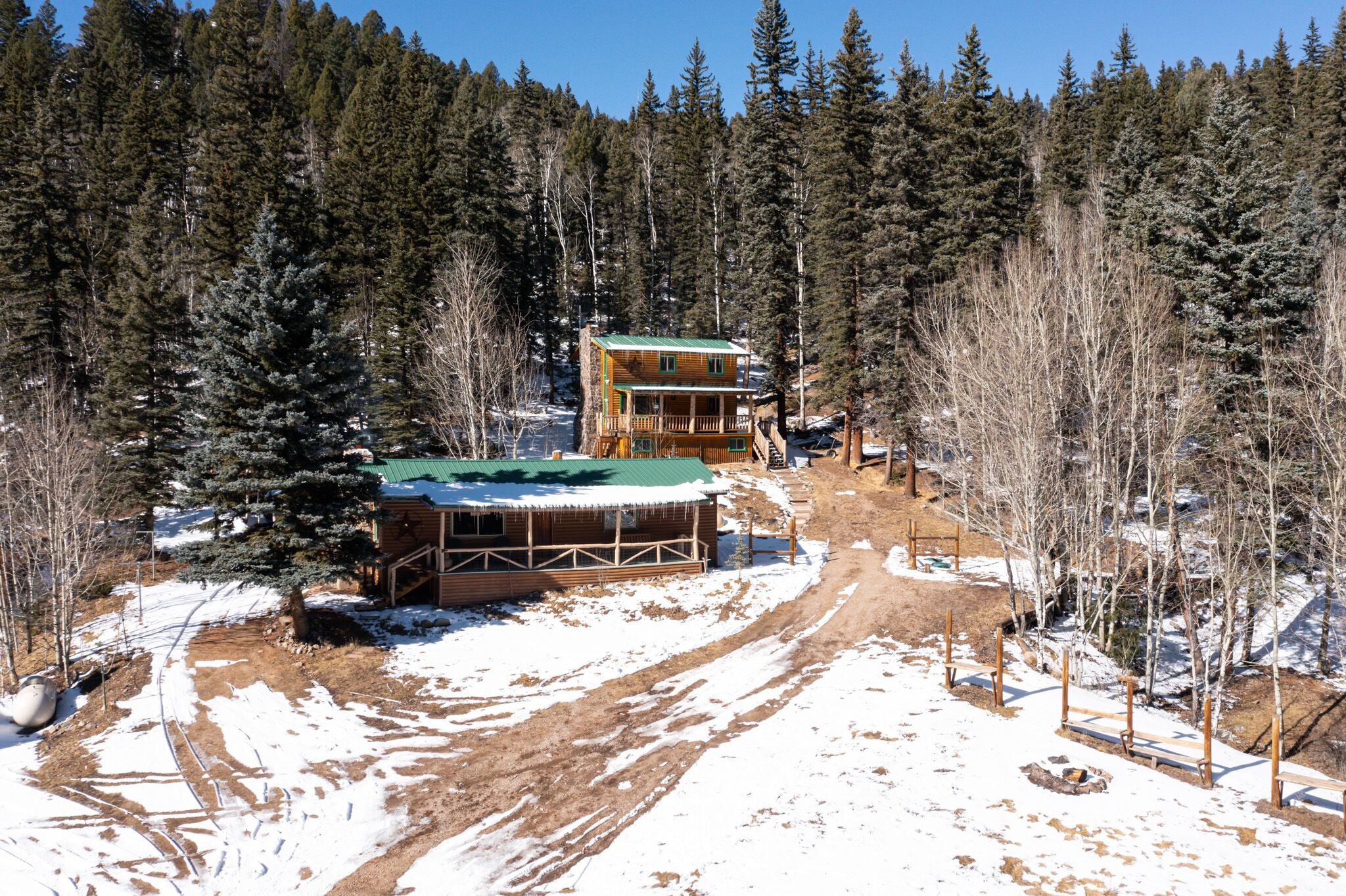 Two Iconic Cabins | Large Groups | Mntn & River Views