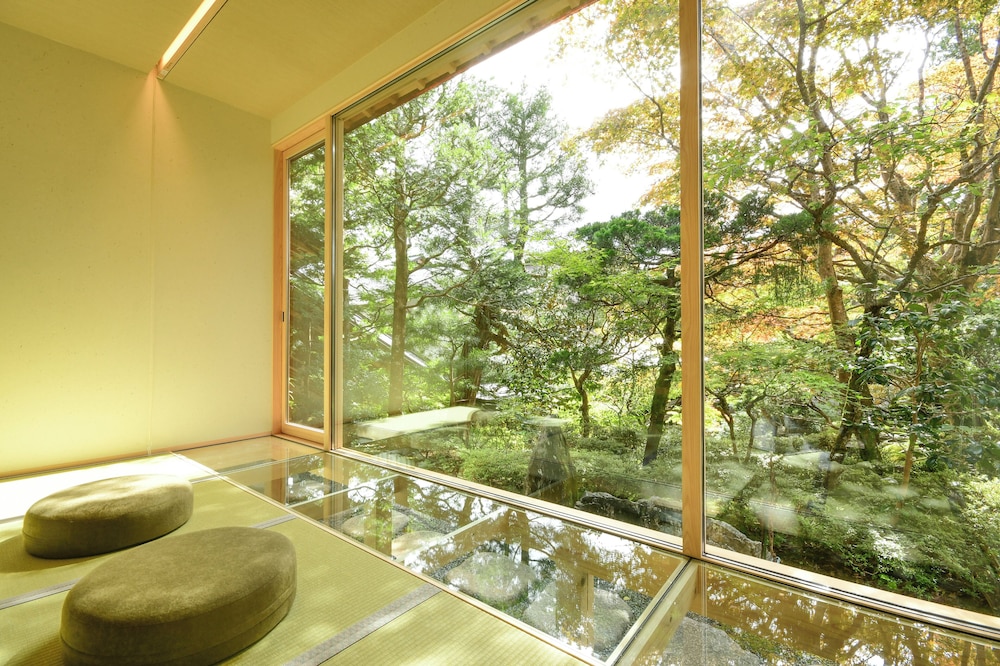 Ren'gejo-in Temple (Pilgrim's Lodging) by null