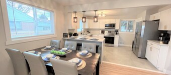 Spacious 5BR Oasis with Game Room & Fire Pit, Denver