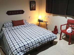 4 bedrooms, desk, iron/ironing board, free WiFi