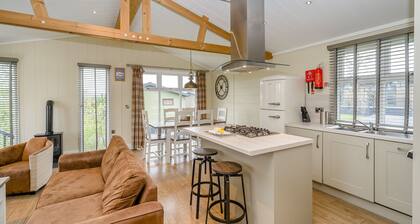 This luxurious lodge is ideal for a relaxing break with friends or family.