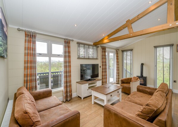 TV - This luxurious lodge is ideal for a relaxing break with friends or family. (Bewaldeth, Keswick)