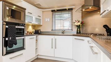 KylskÄp, ugn, spishÀll och diskmaskin