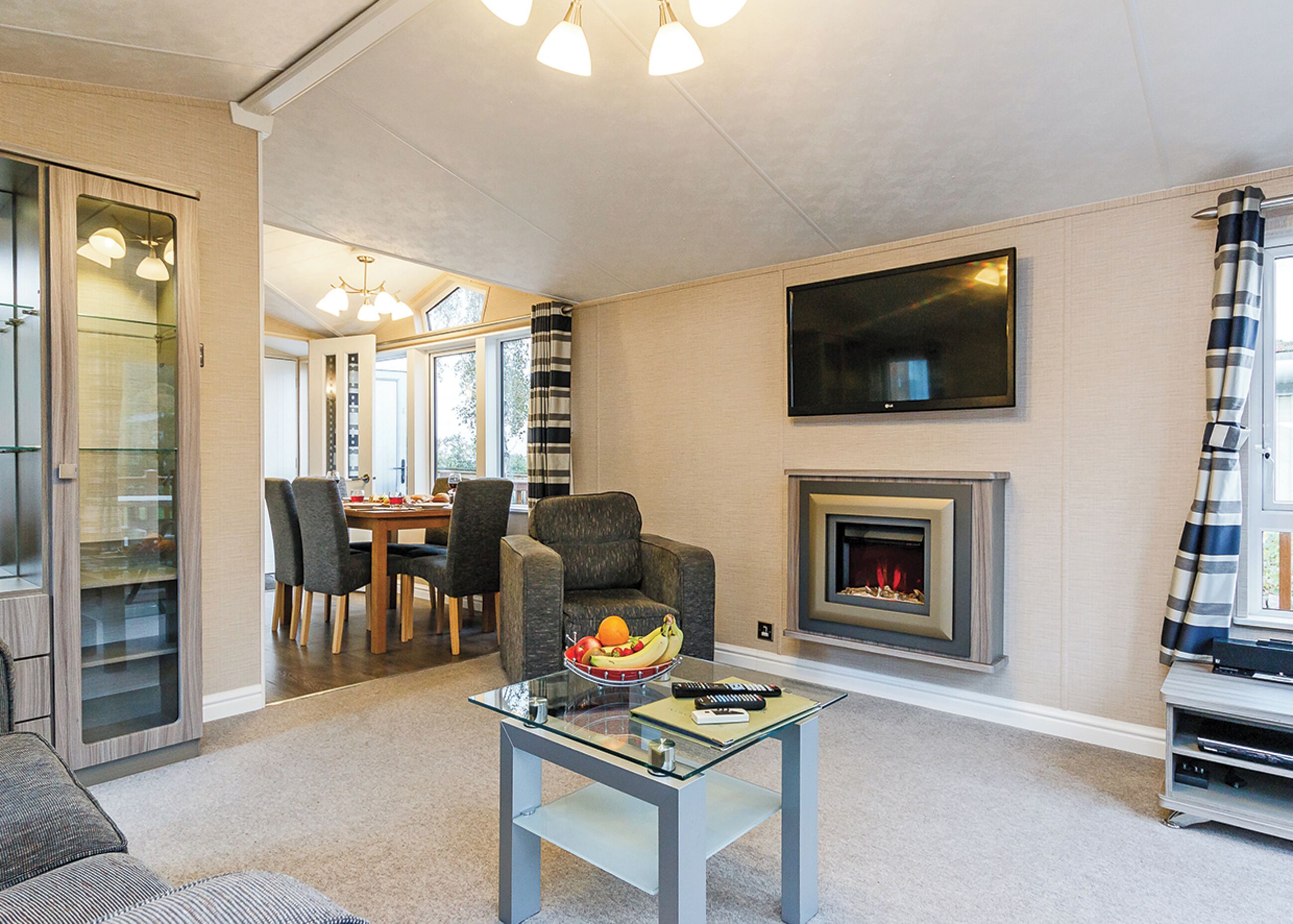 3 Bedroom Accommodation In Cheddar - Cheddar