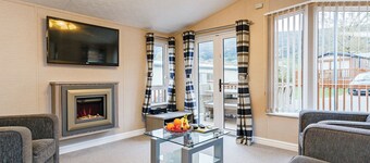 3 bedroom accommodation in Cheddar