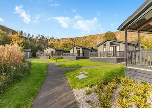 Property grounds - Dovedale Premier Lodge (Ashbourne)