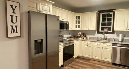 #9 - STUNNING*RENOVATED* *4BR HOUSE*