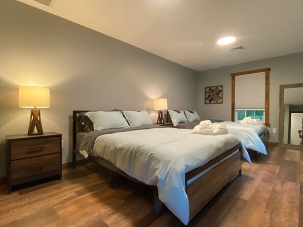 4 bedrooms, iron/ironing board, free WiFi, bed sheets