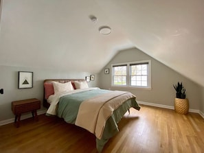 3 habitaciones, escritorio, tabla de planchar con plancha y wifi gratis 