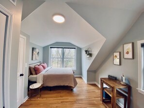 3 室のベッドルーム、デスク、アイロン / アイロン台、WiFi (無料)