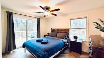 4 bedrooms, desk, iron/ironing board, free WiFi