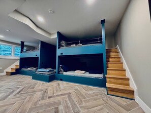 4 chambres, bureau, fer et planche à repasser, Wi-Fi gratuit