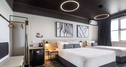 Nightcap at Empire Hotel