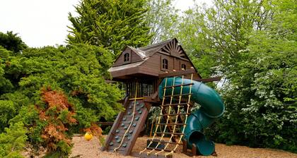 Deluxe 4/5 Bed Hot Tub Cinema Room 15