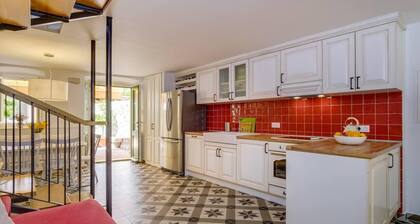 Impeccable 4-Bed Apartment in Osor