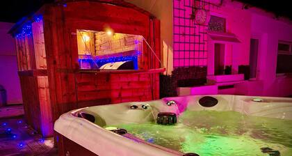 Captivating 4-Bed Hot Tub House in Blackpool