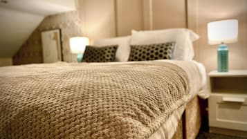 4 habitaciones, tabla de planchar con plancha, wifi y ropa de cama