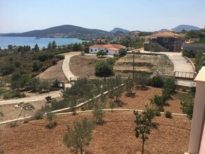 Property grounds - Immaculate 3-Bed House in Ermioni (Ermioni)