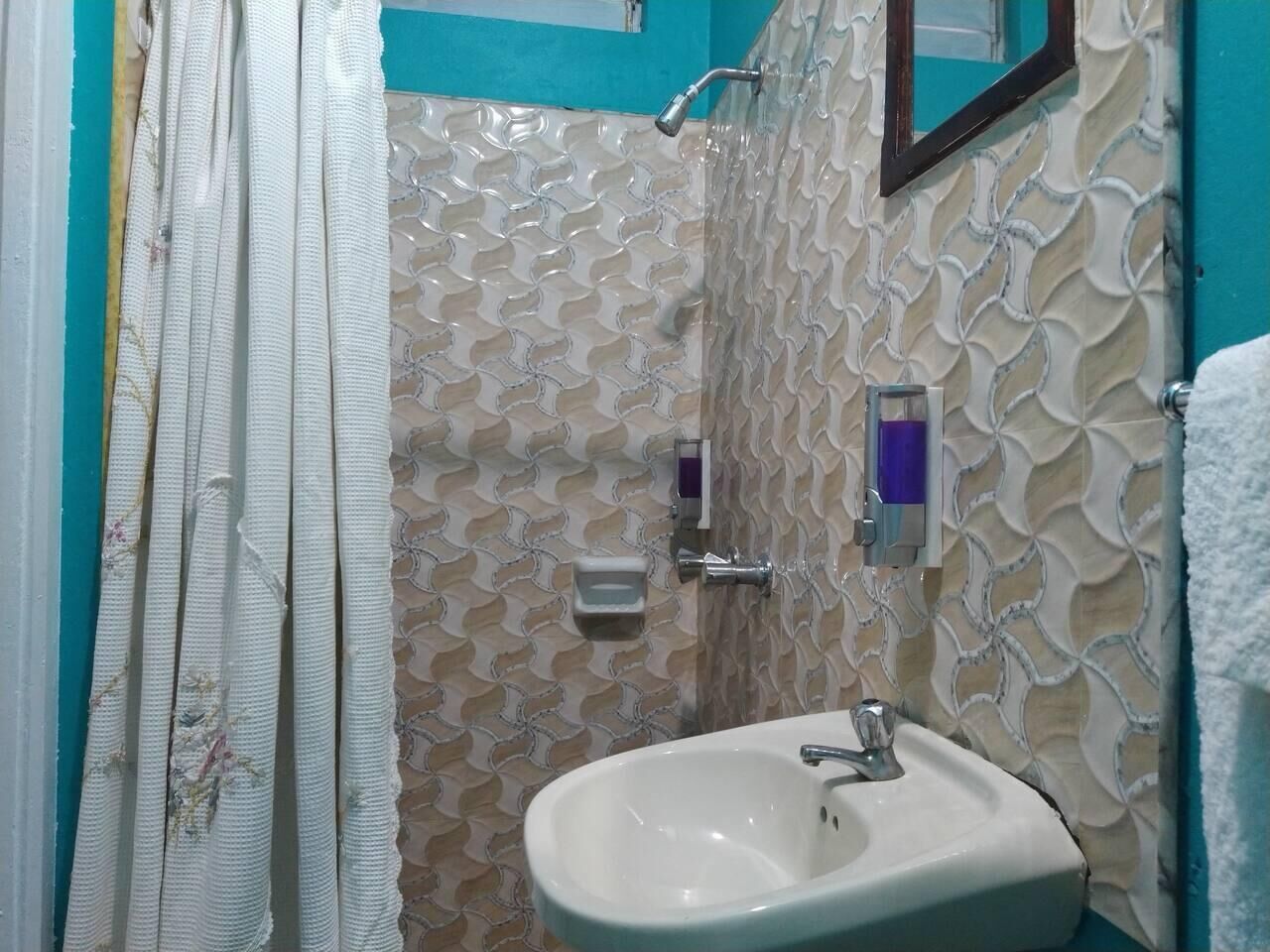 Shower, towels