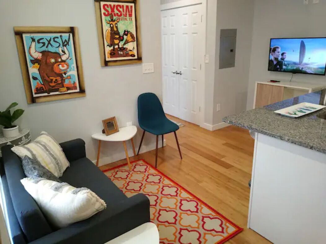 SXSW-OTR: Swanky 1-BDRM Music Scene in the heart of OTR,
