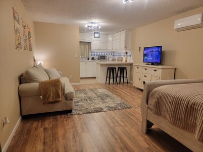 Lake Access / Private Boat Launch Cabin with Game Room!