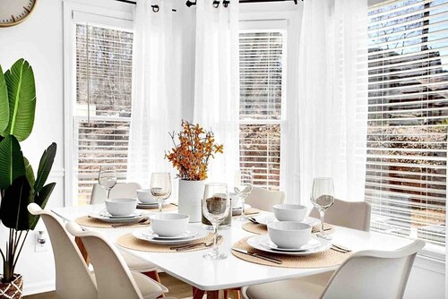 Hip & Cozy Getaway - 5 mins to DT Lawrenceville!