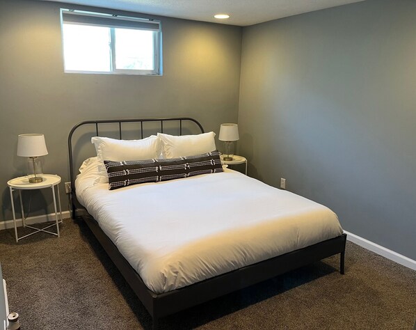 2 chambres, lit de bébé portatif, Wi-Fi, literie fournie