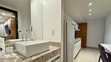 Apartamento | Cozinha privada | Geladeira, micro-ondas